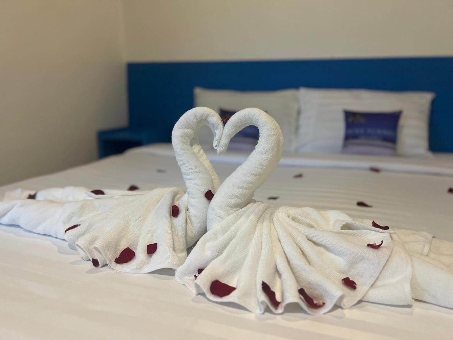 Blue Planet Hotel Patong Bagian luar foto