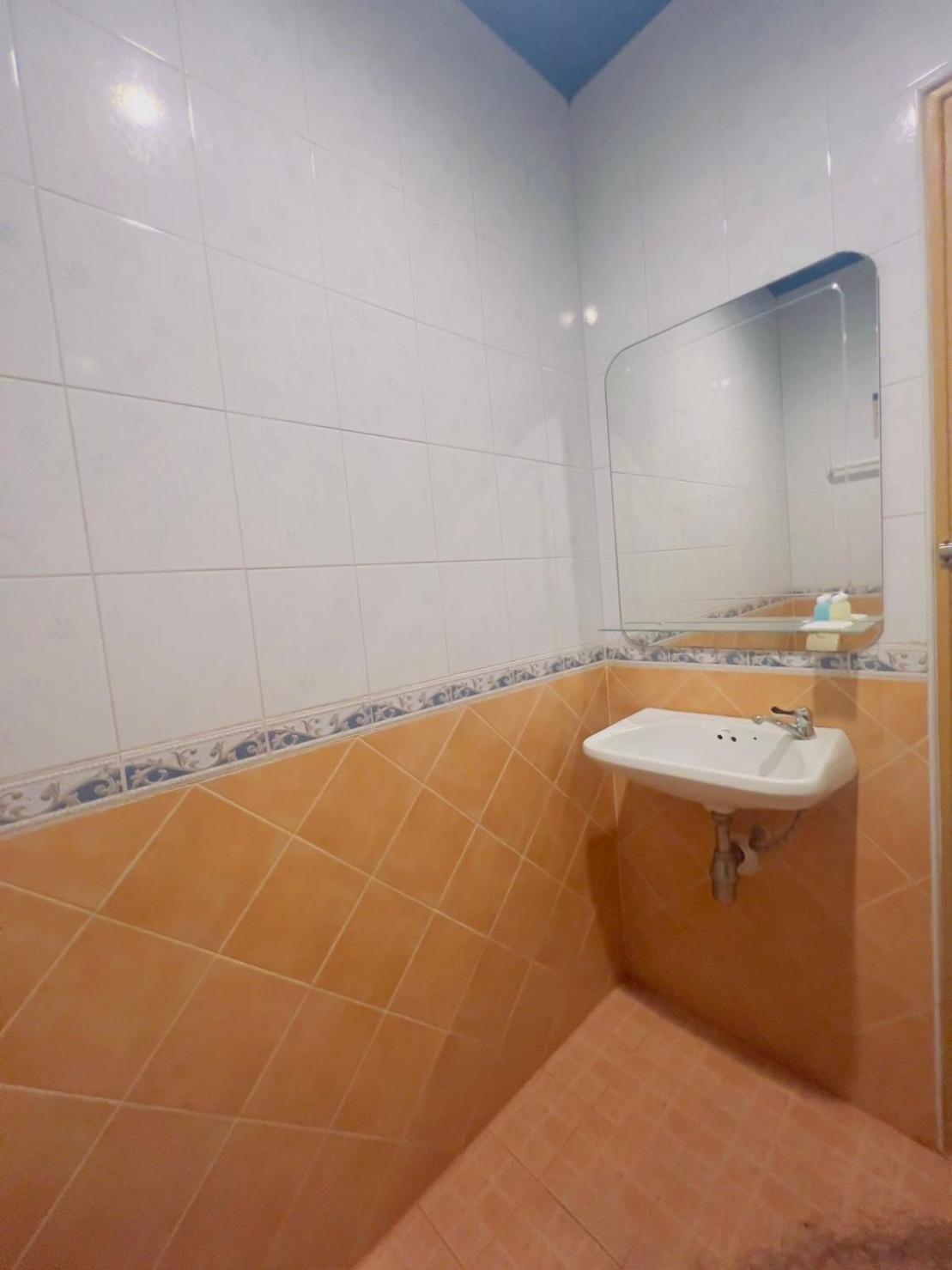 Blue Planet Hotel Patong Bagian luar foto