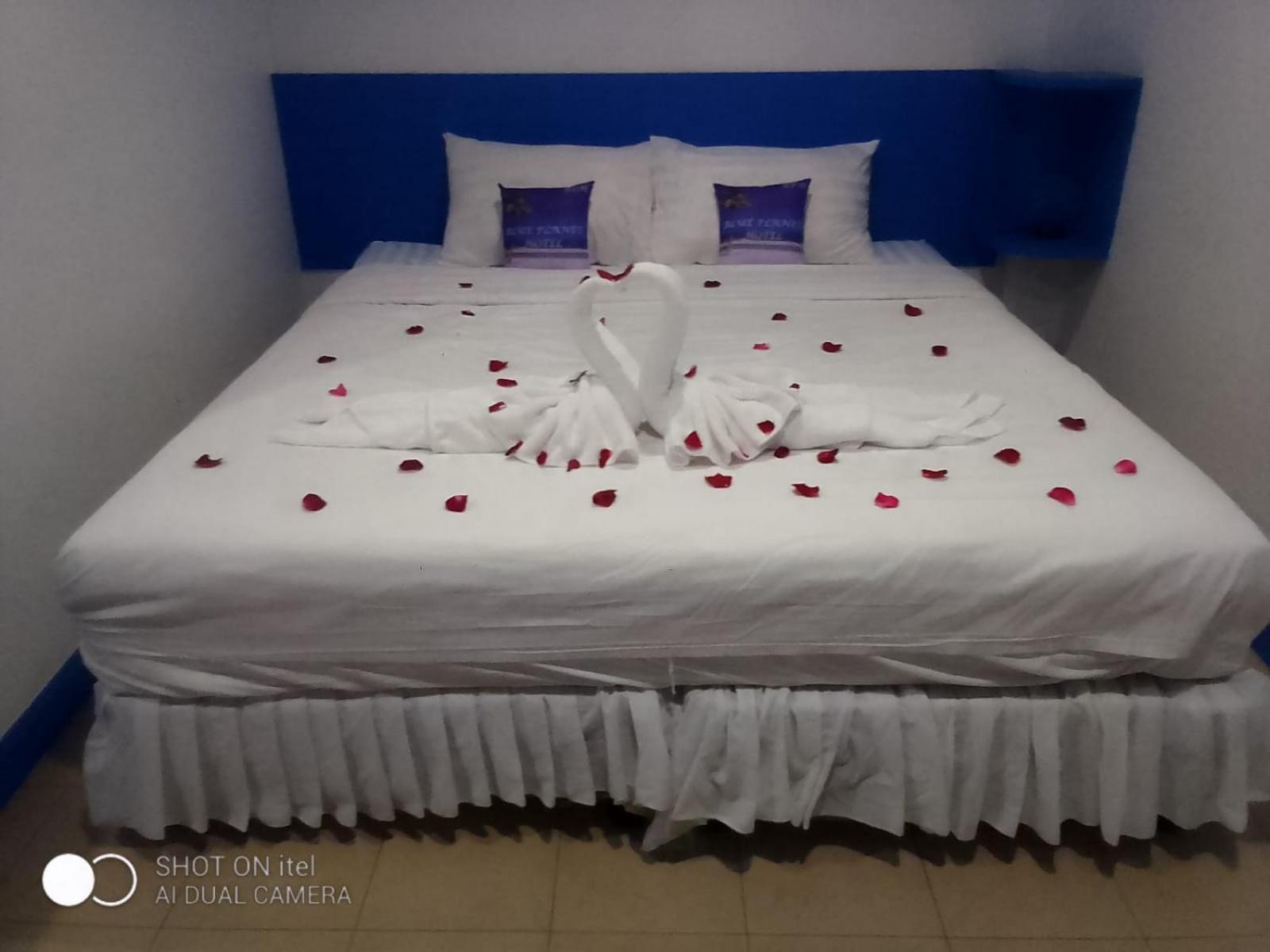 Blue Planet Hotel Patong Bagian luar foto