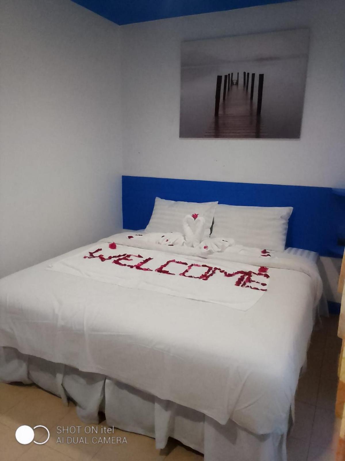 Blue Planet Hotel Patong Bagian luar foto